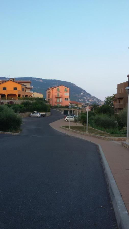 Very Cosy House With Fabulous Sea View! Pietra Ligure Δωμάτιο φωτογραφία